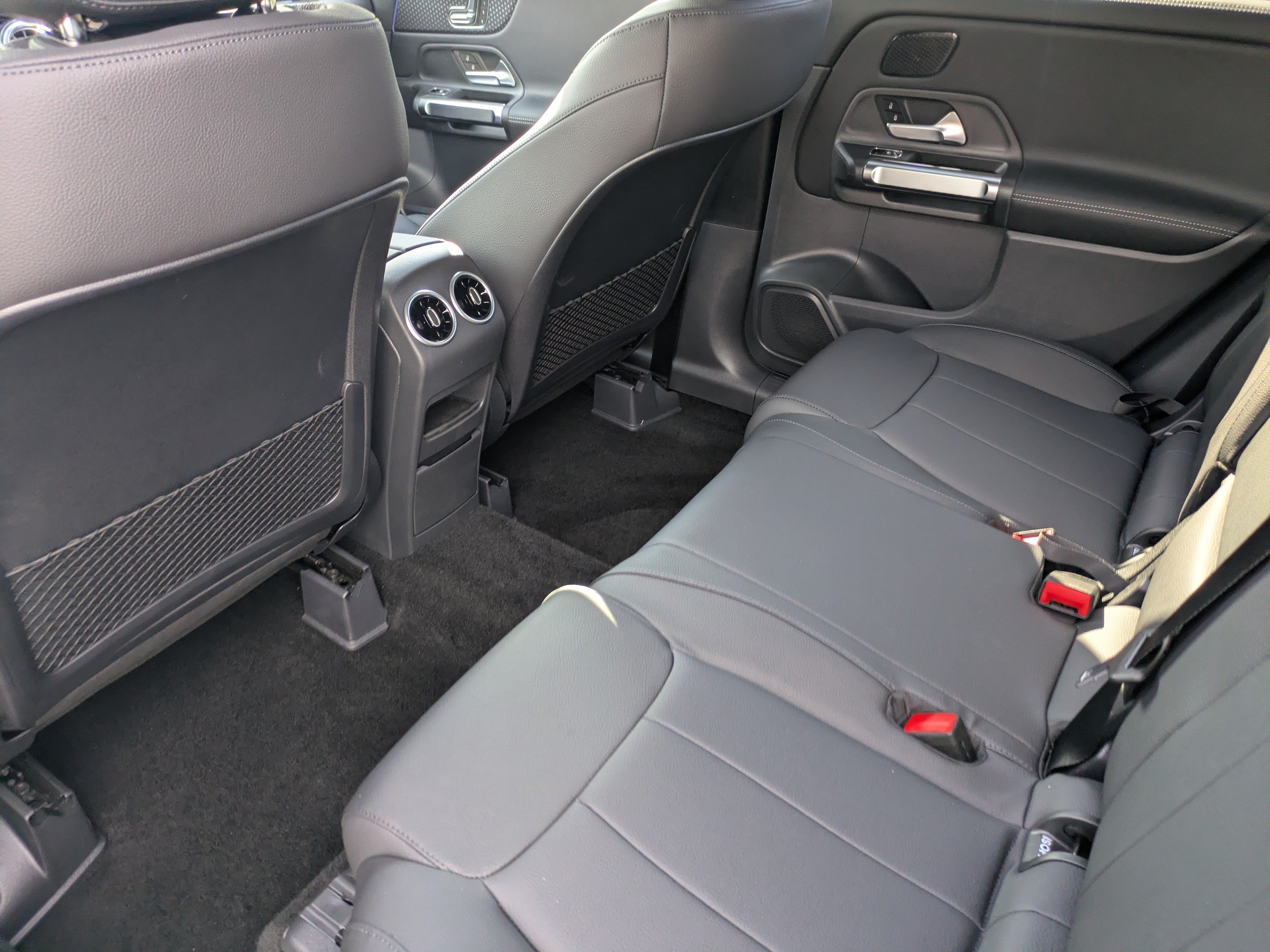 New 2026 Mercedes-Benz GLB 250 4MATIC image 13