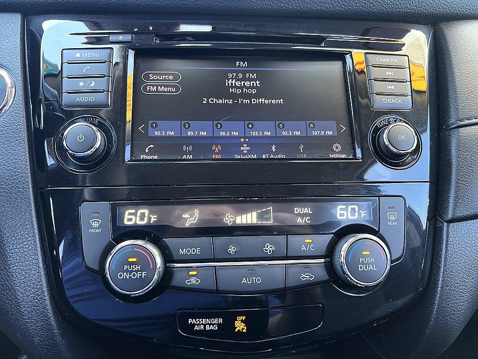 Used 2020 Nissan Rogue SV FWD image 24
