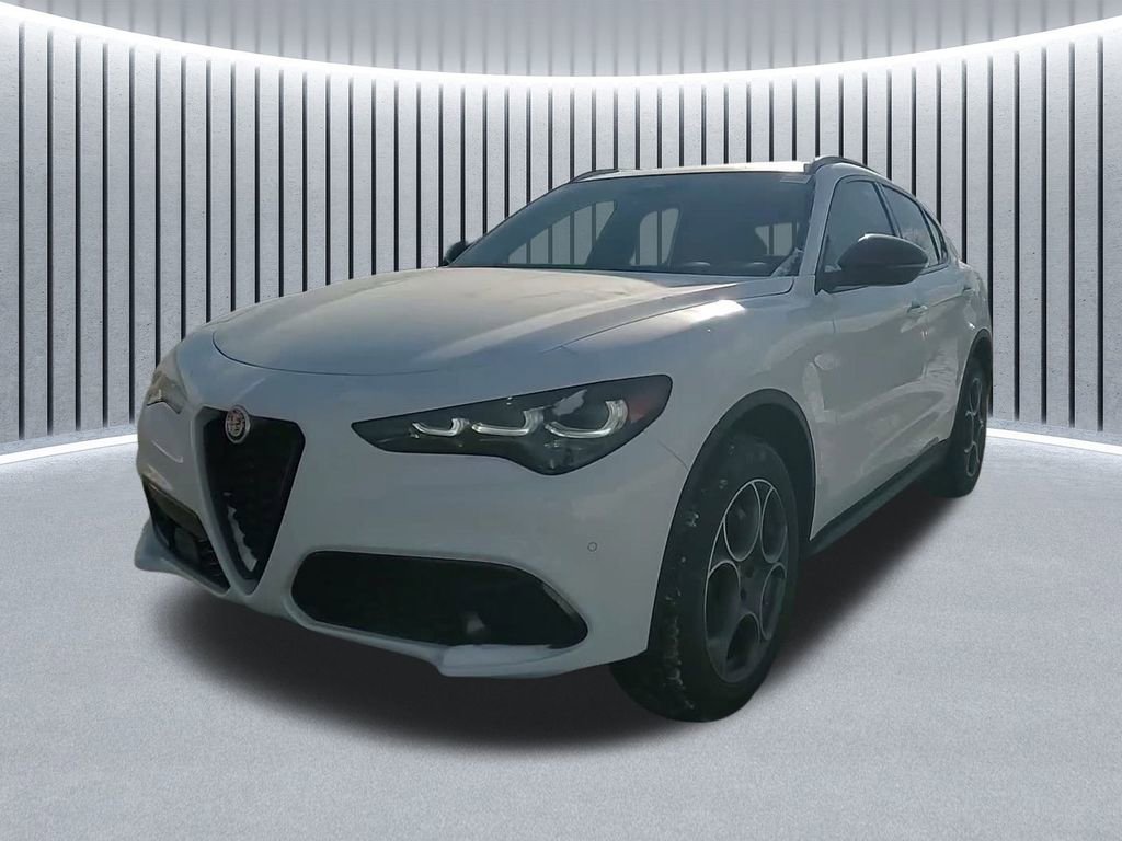 New 2025 Alfa Romeo Stelvio Sprint image 14