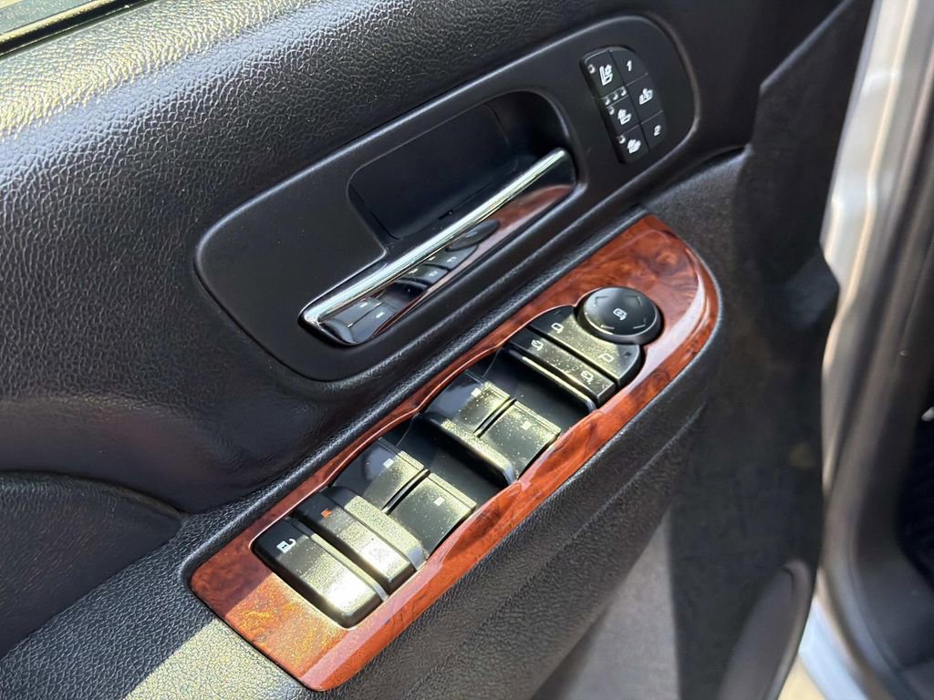 Used 2013 GMC Yukon XL 2500 SLT image 23