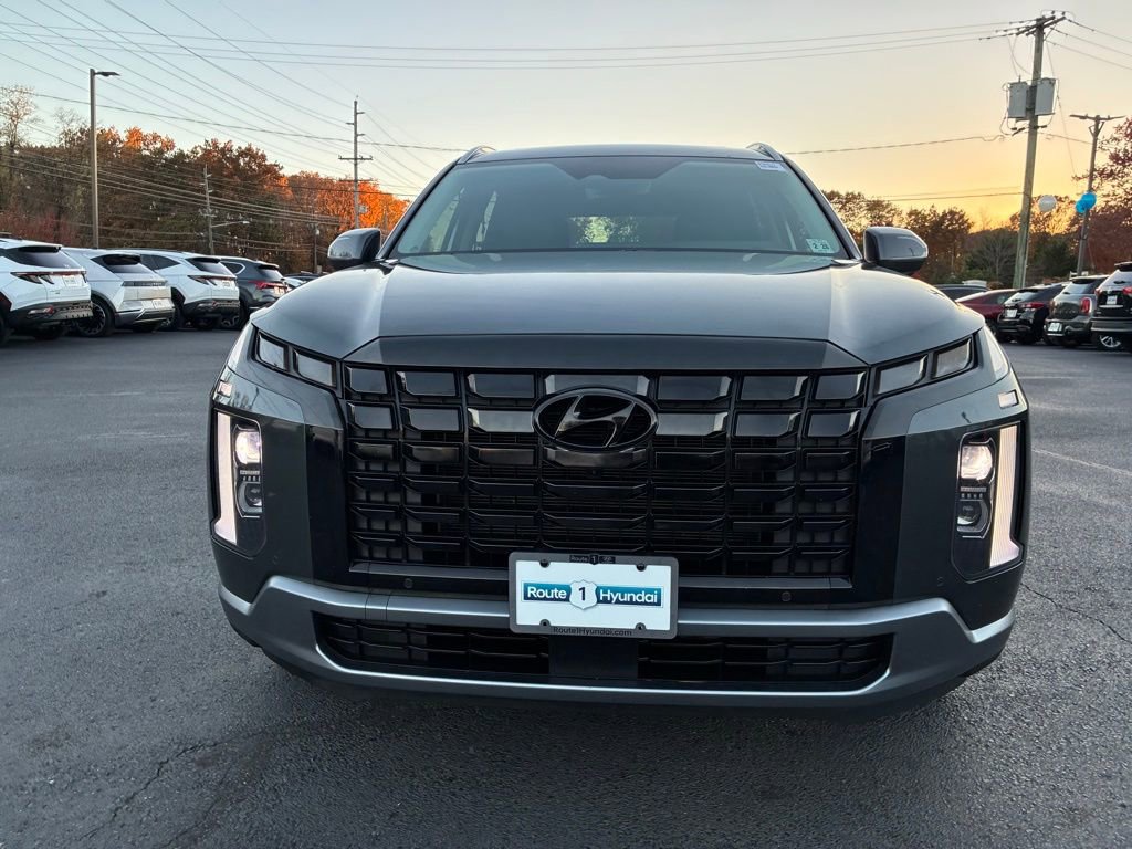 Used 2023 Hyundai Palisade Limited w/ Cargo Package image 2