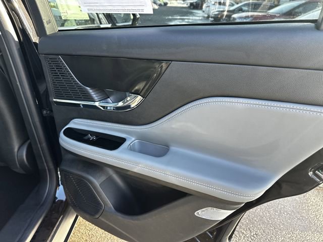 Used 2022 Lincoln Corsair AWD w/ Premium Package image 40