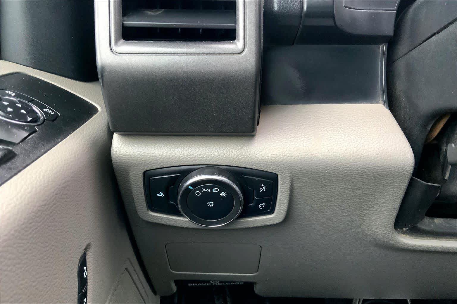 Used 2021 Ford F250 XL w/ Power Equipment Group AWD/4WD image 34