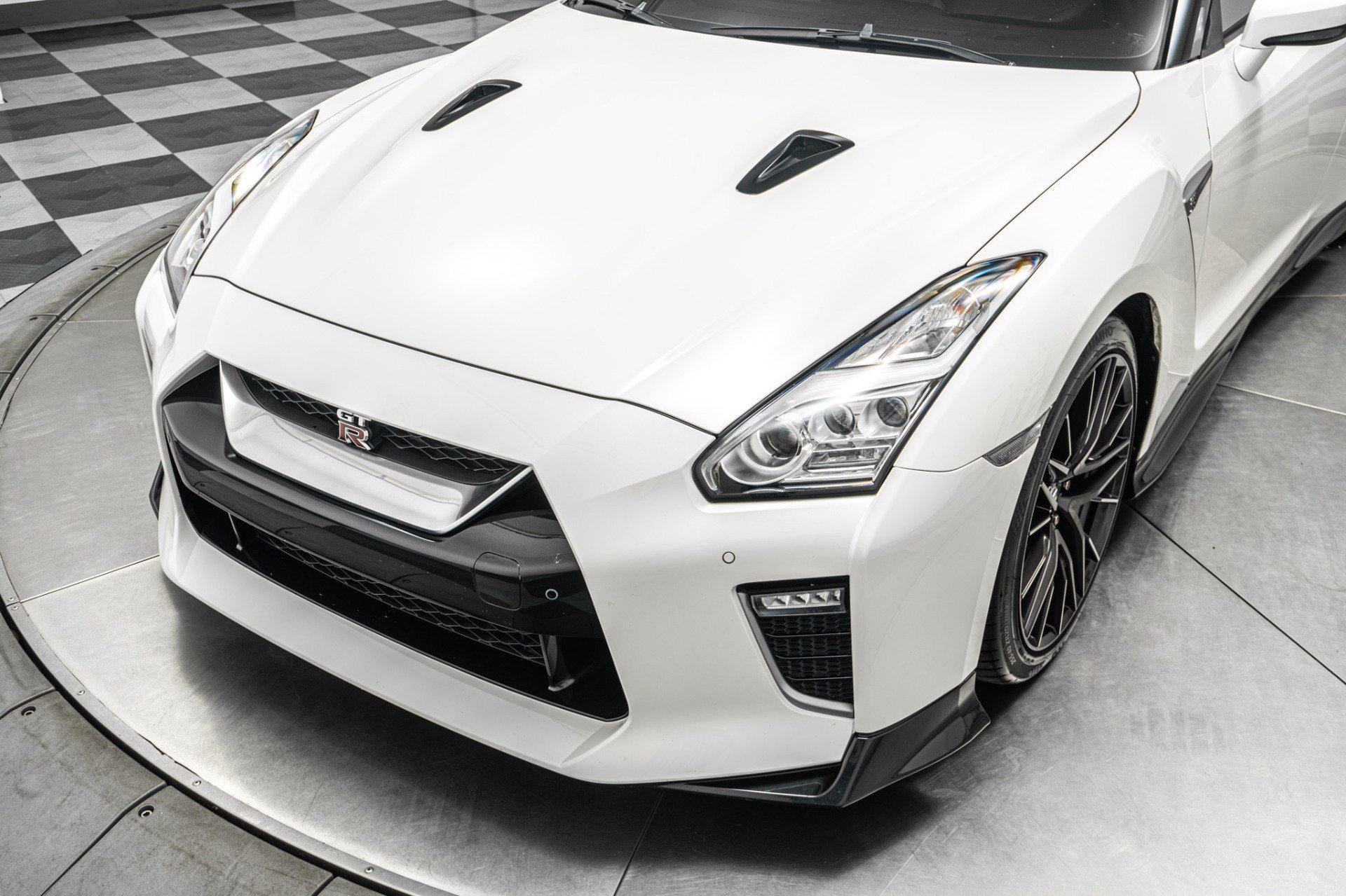 Used 2021 Nissan GT-R Premium AWD/4WD image 35