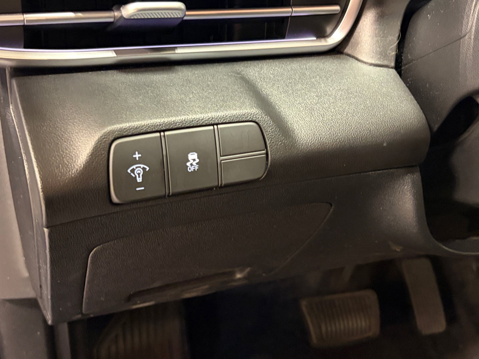 Used 2024 Hyundai Elantra SEL FWD image 17