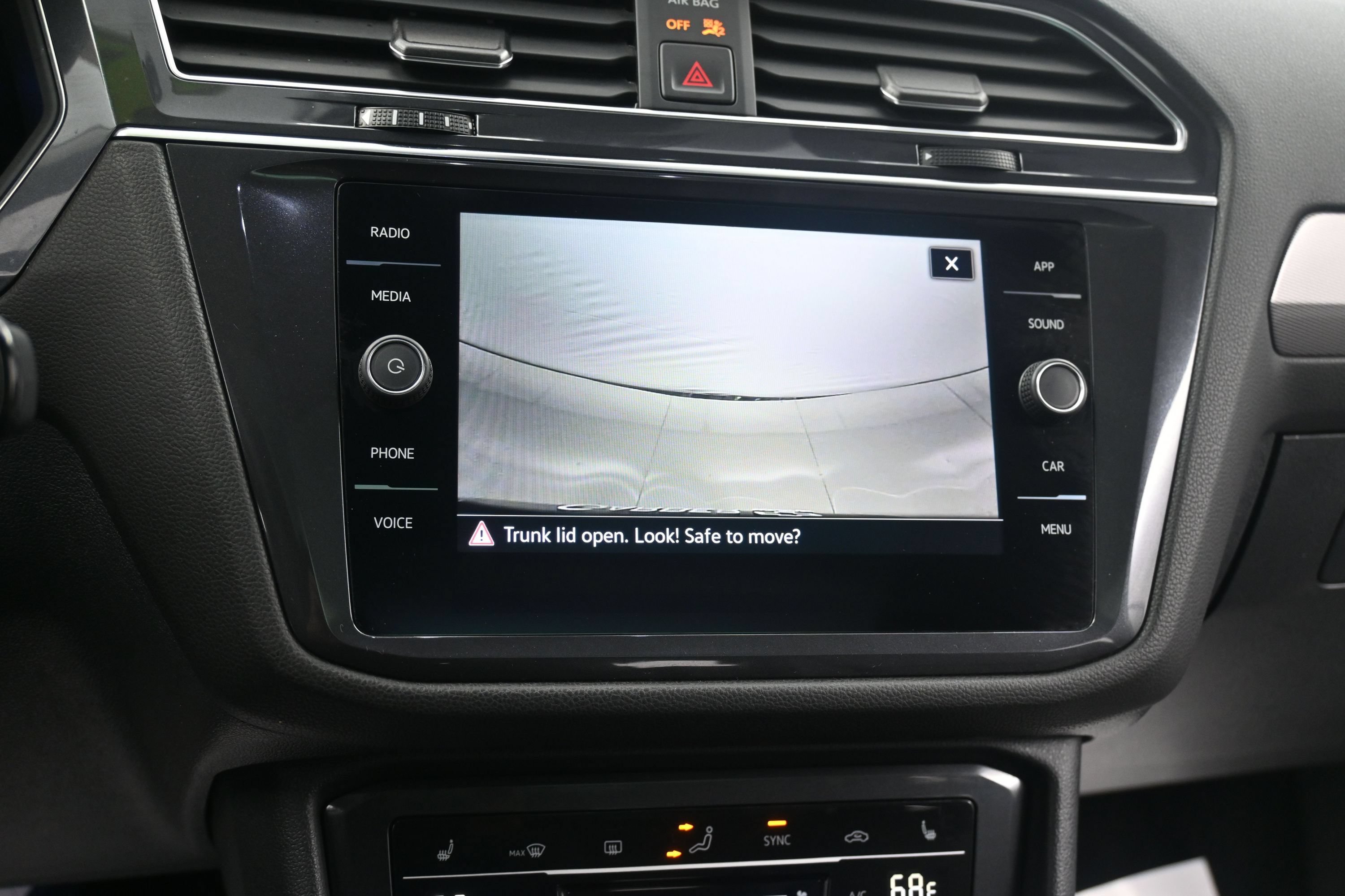 Used 2023 Volkswagen Tiguan SE w/ Panoramic Sunroof Package AWD/4WD image 32