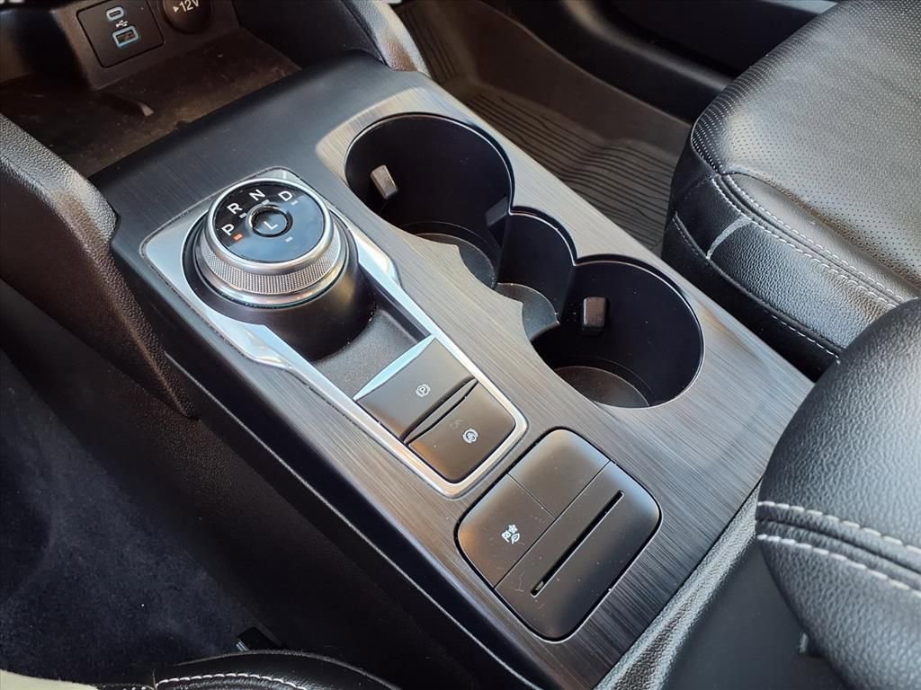 Used 2022 Ford Escape SEL w/ Technology Package image 10