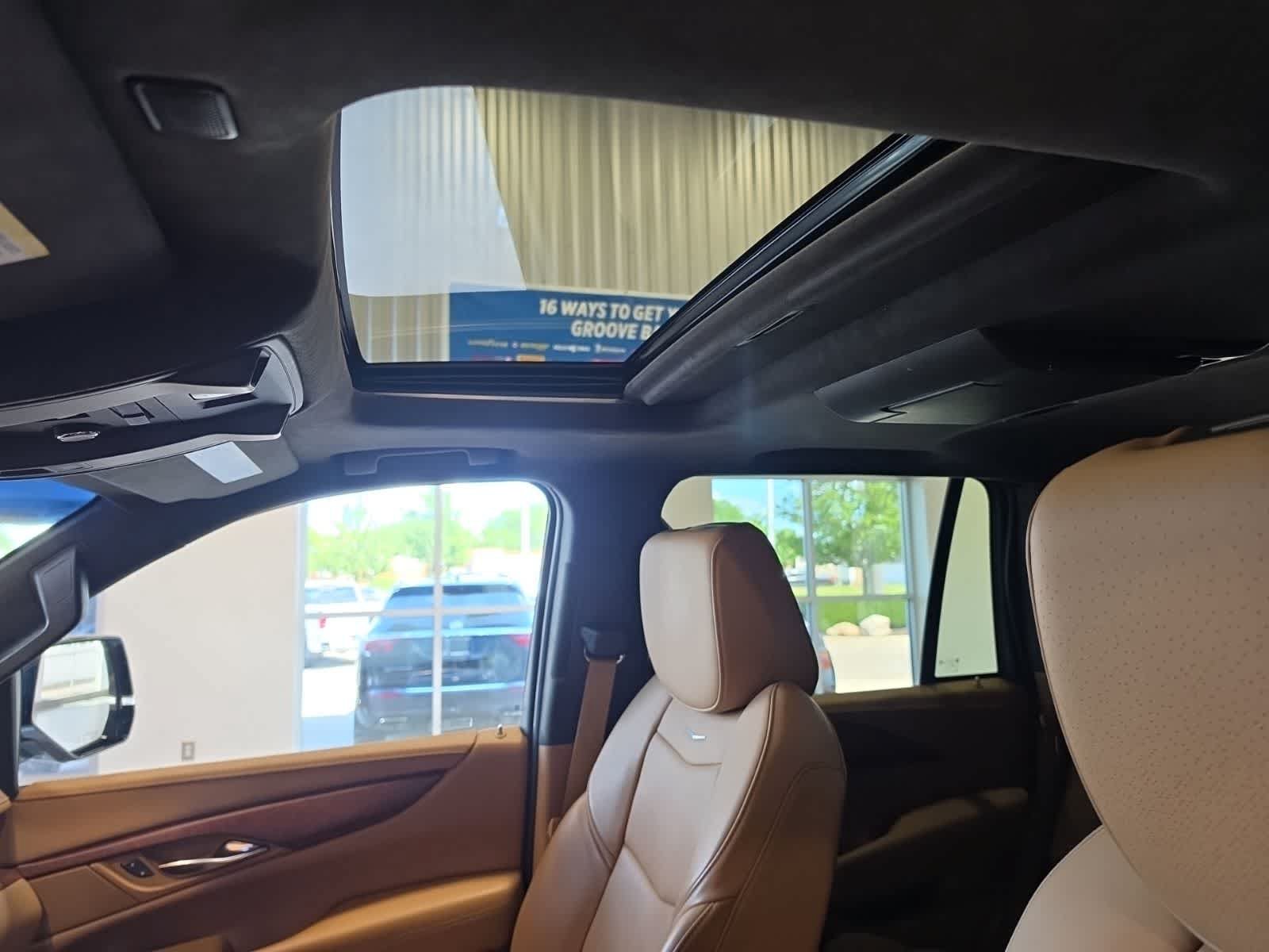 Used 2017 Cadillac Escalade Platinum AWD/4WD image 17