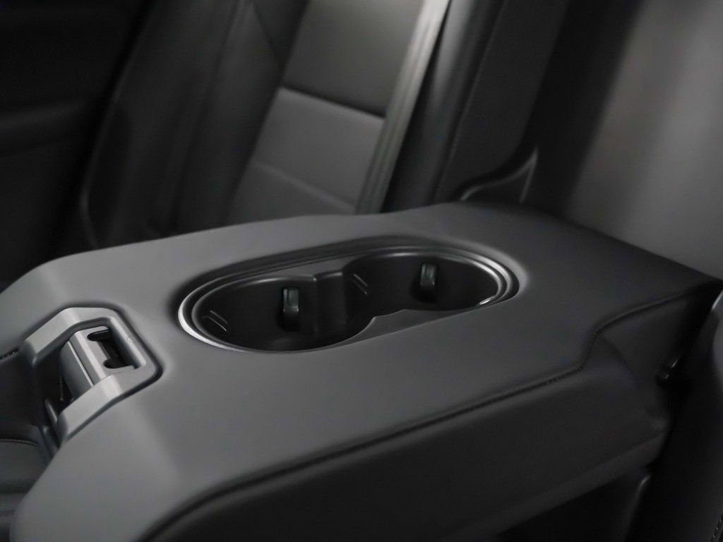 New 2025 Porsche Macan Turbo Electric image 20