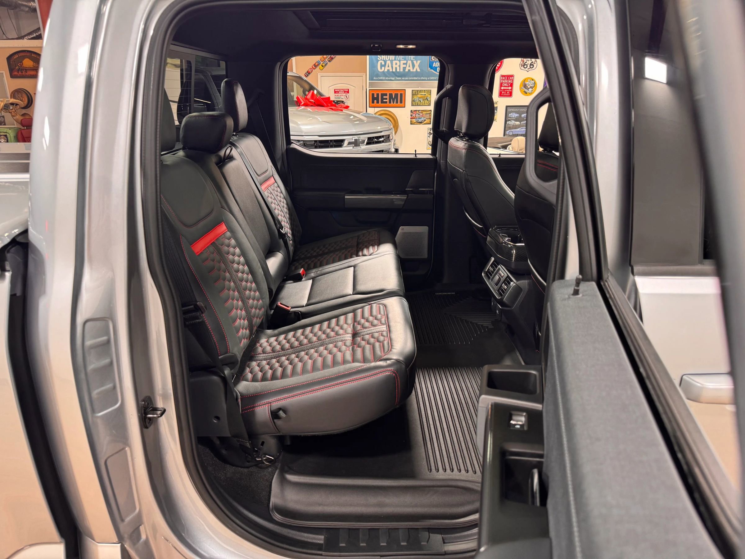 Used 2022 Ford F150 Lariat Limited w/ Equipment Group 502A High image 22