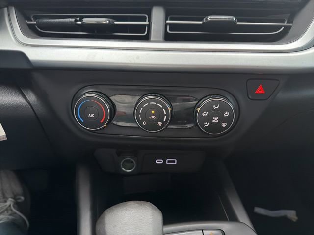 Used 2024 Chevrolet Trax LS image 21