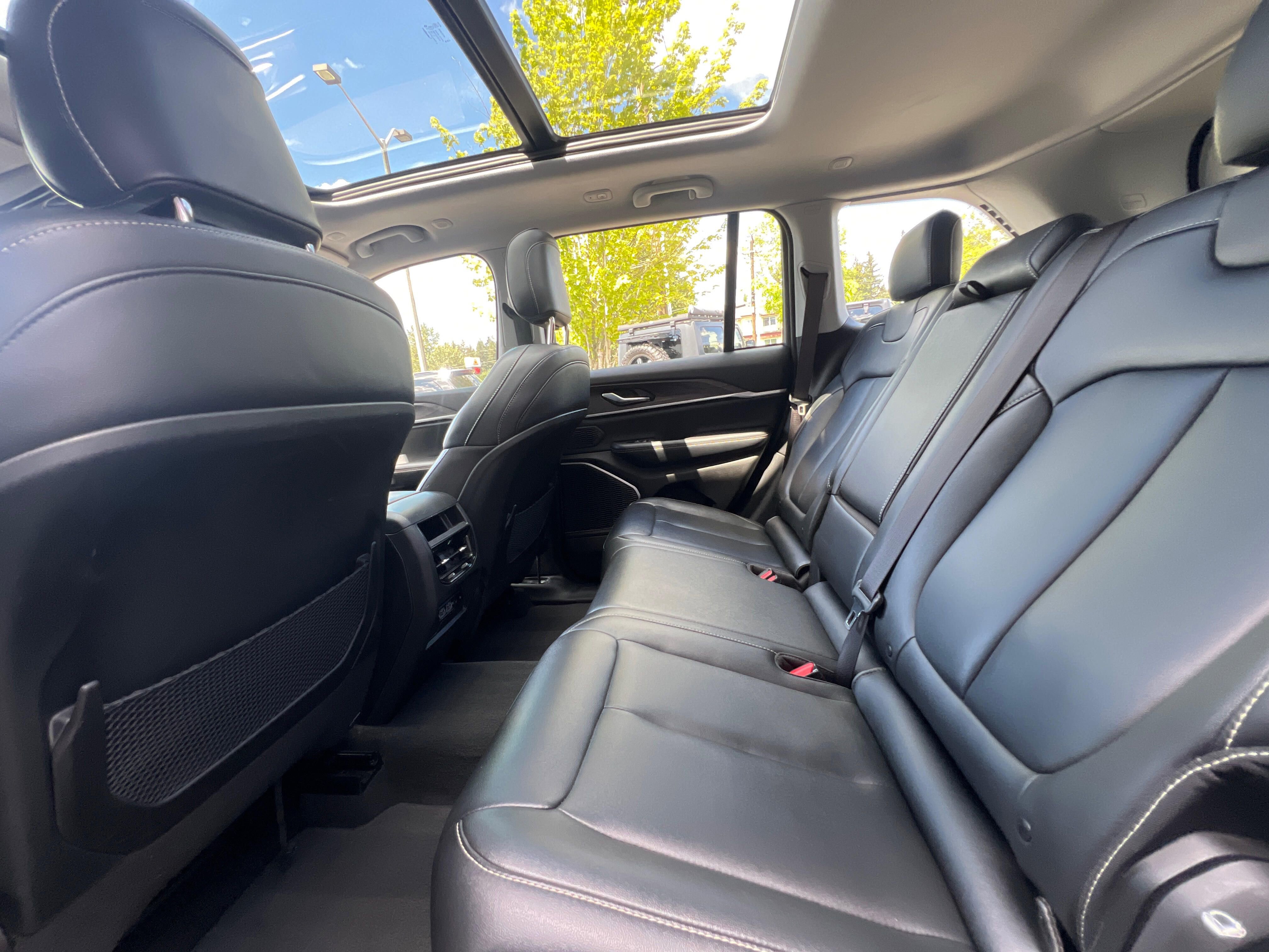 Used 2023 Jeep Grand Cherokee 4WD 4xe image 30