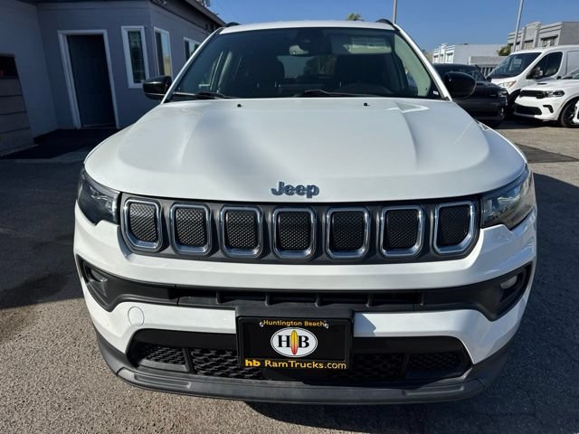 Used 2022 Jeep Compass Latitude w/ Convenience Group AWD/4WD image 2