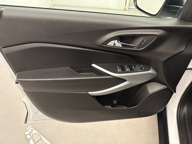 Used 2024 Chevrolet Trax RS w/ Driver Confidence Package FWD image 11