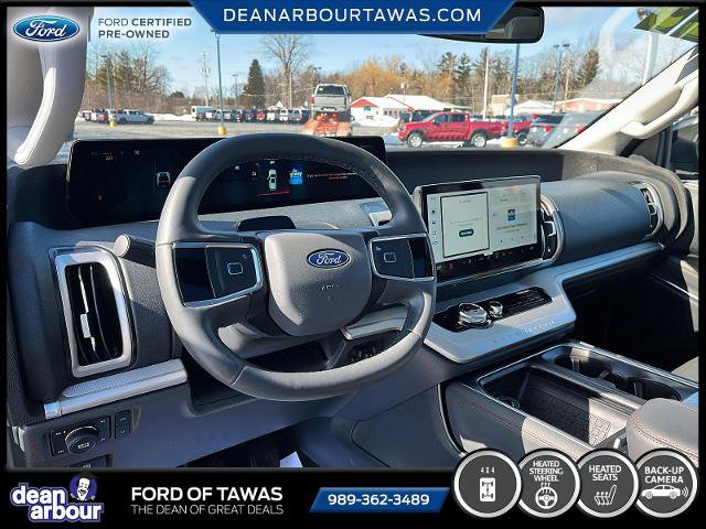 Certified 2025 Ford Expedition Active image 3