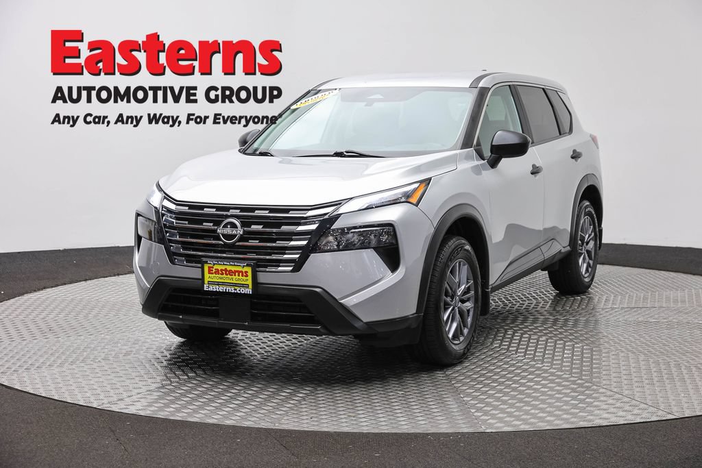 Used 2024 Nissan Rogue S AWD/4WD image 1
