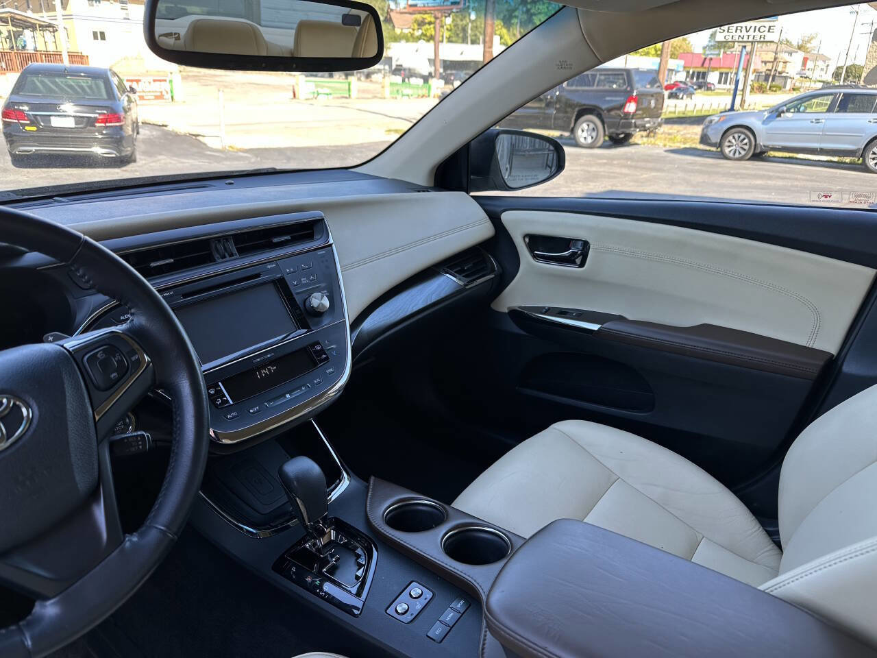 Used 2016 Toyota Avalon Limited image 7