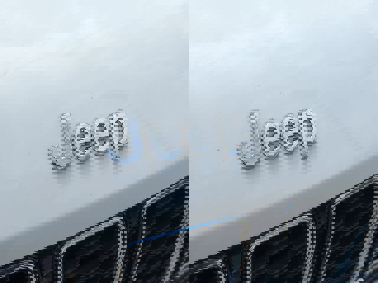 Used 2023 Jeep Grand Cherokee Limited RWD image 12