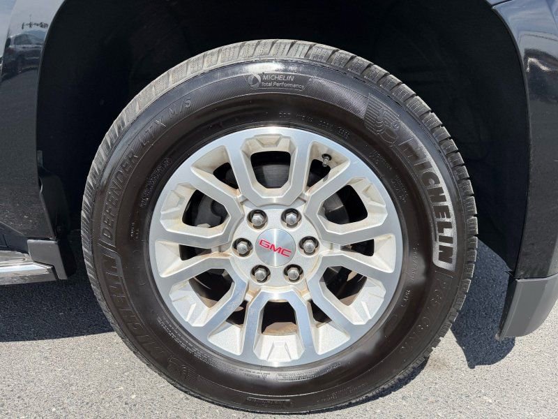 Used 2018 GMC Yukon XL SLT w/ HD Trailering Package image 15