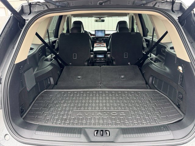 Used 2023 Lincoln Aviator Reserve w/ Equipment Group 201A RWD image 7