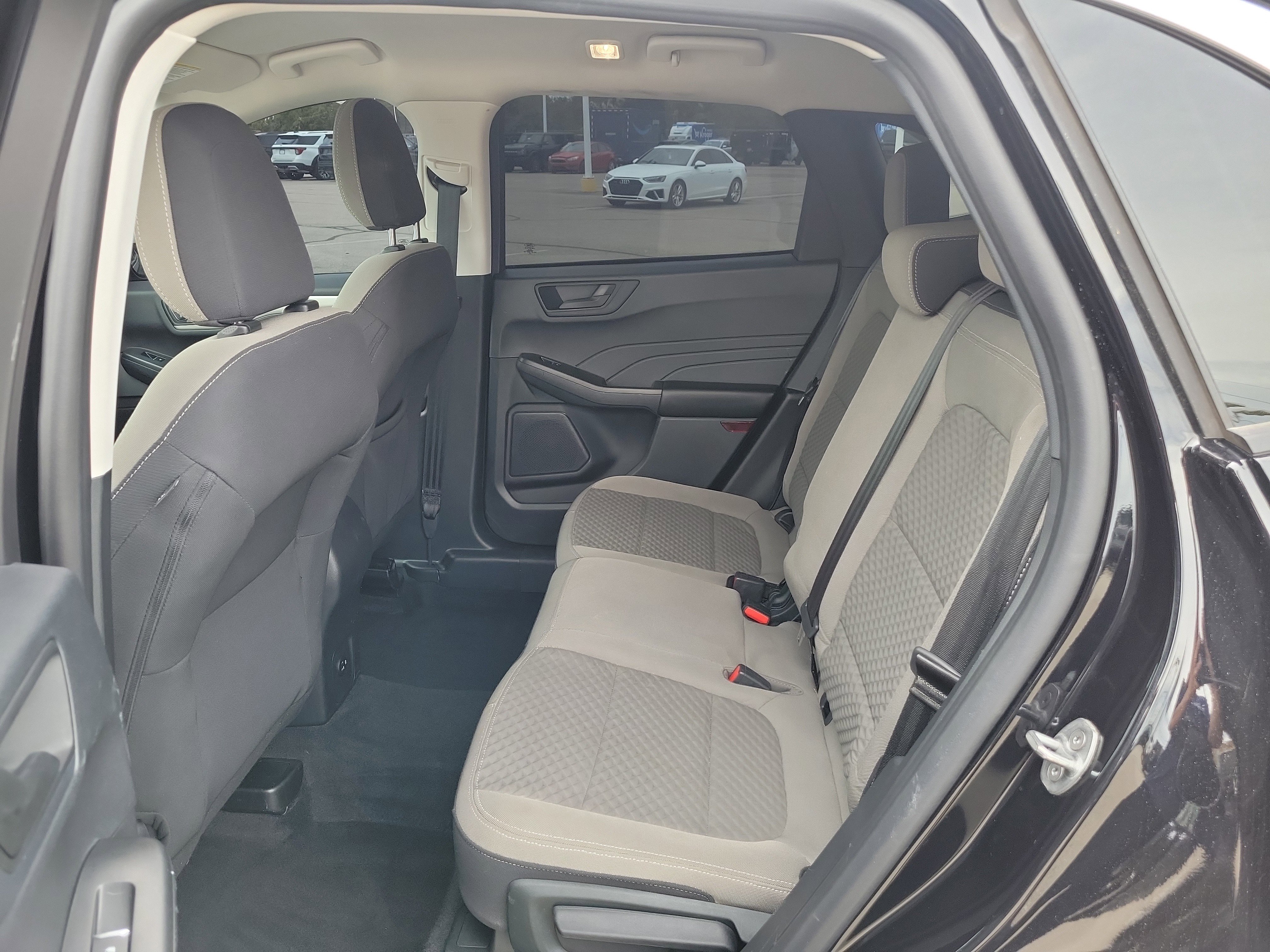 Used 2022 Ford Escape SE FWD image 12