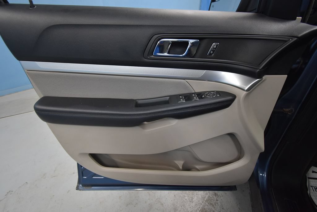 Used 2018 Ford Explorer FWD image 4