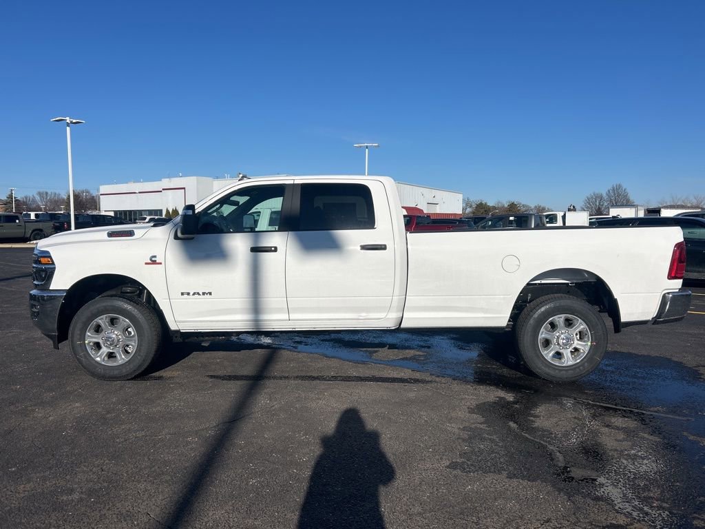 New 2026 RAM 3500 Big Horn AWD/4WD image 4