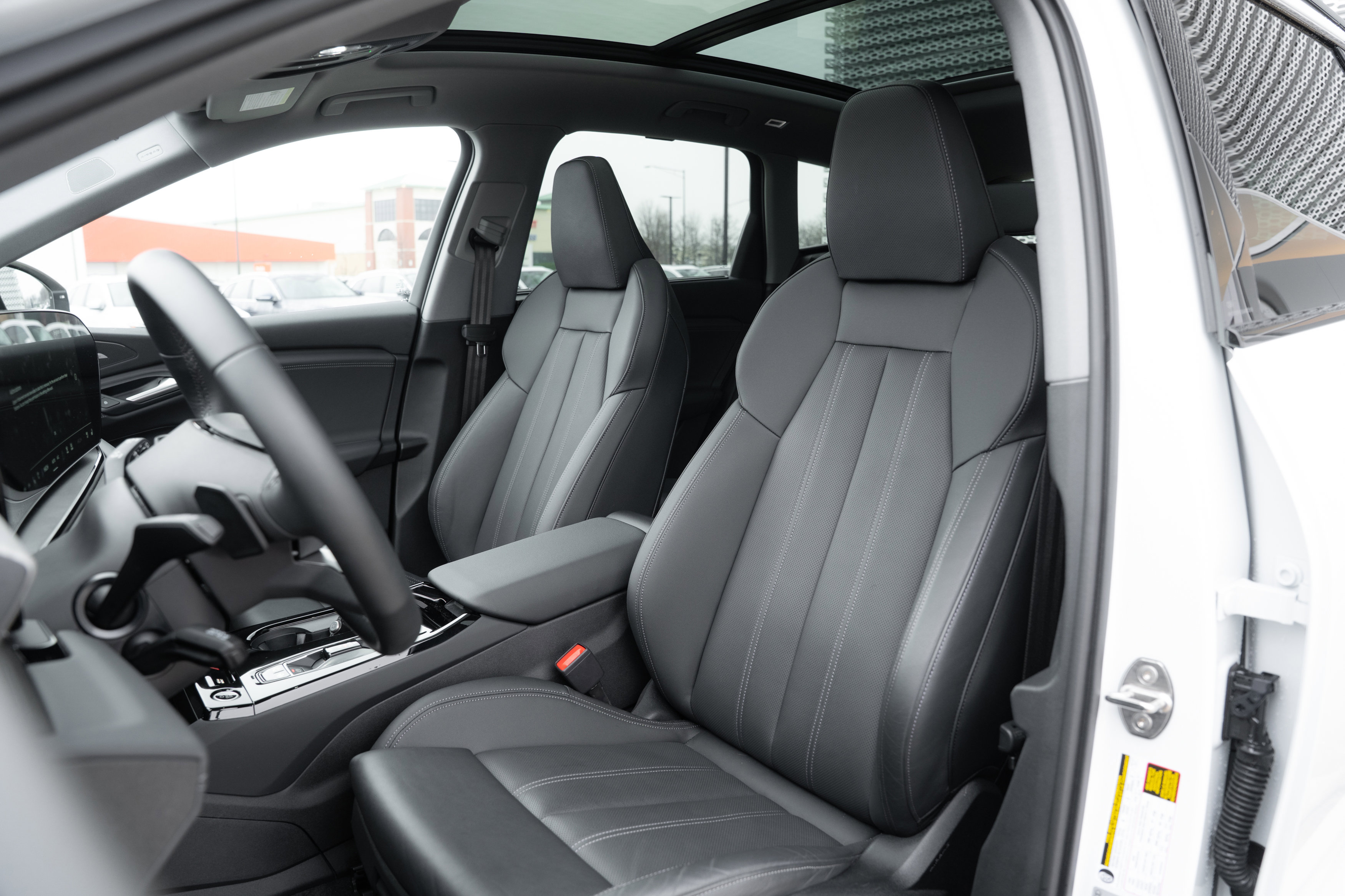 Used 2025 Audi Q6 e-tron Premium Plus w/ Premium Plus image 23