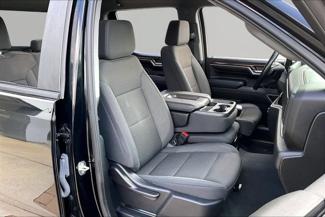 Used 2023 Chevrolet Silverado 1500 LT AWD/4WD image 19