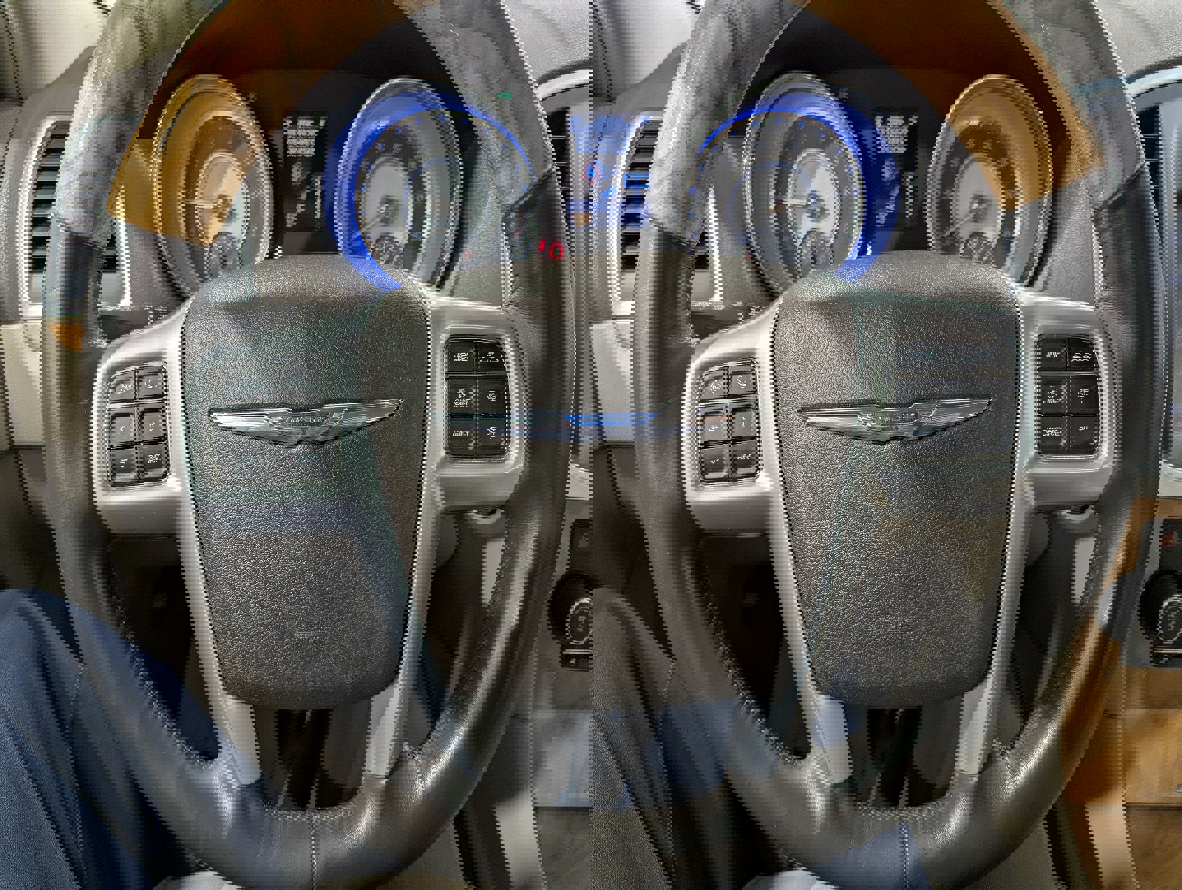 Used 2013 Chrysler 300 C w/ Light Group image 14