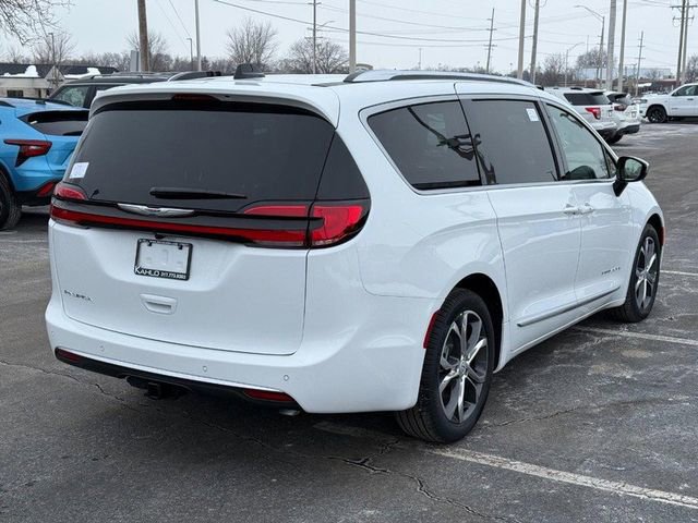 New 2026 Chrysler Pacifica Pinnacle image 3