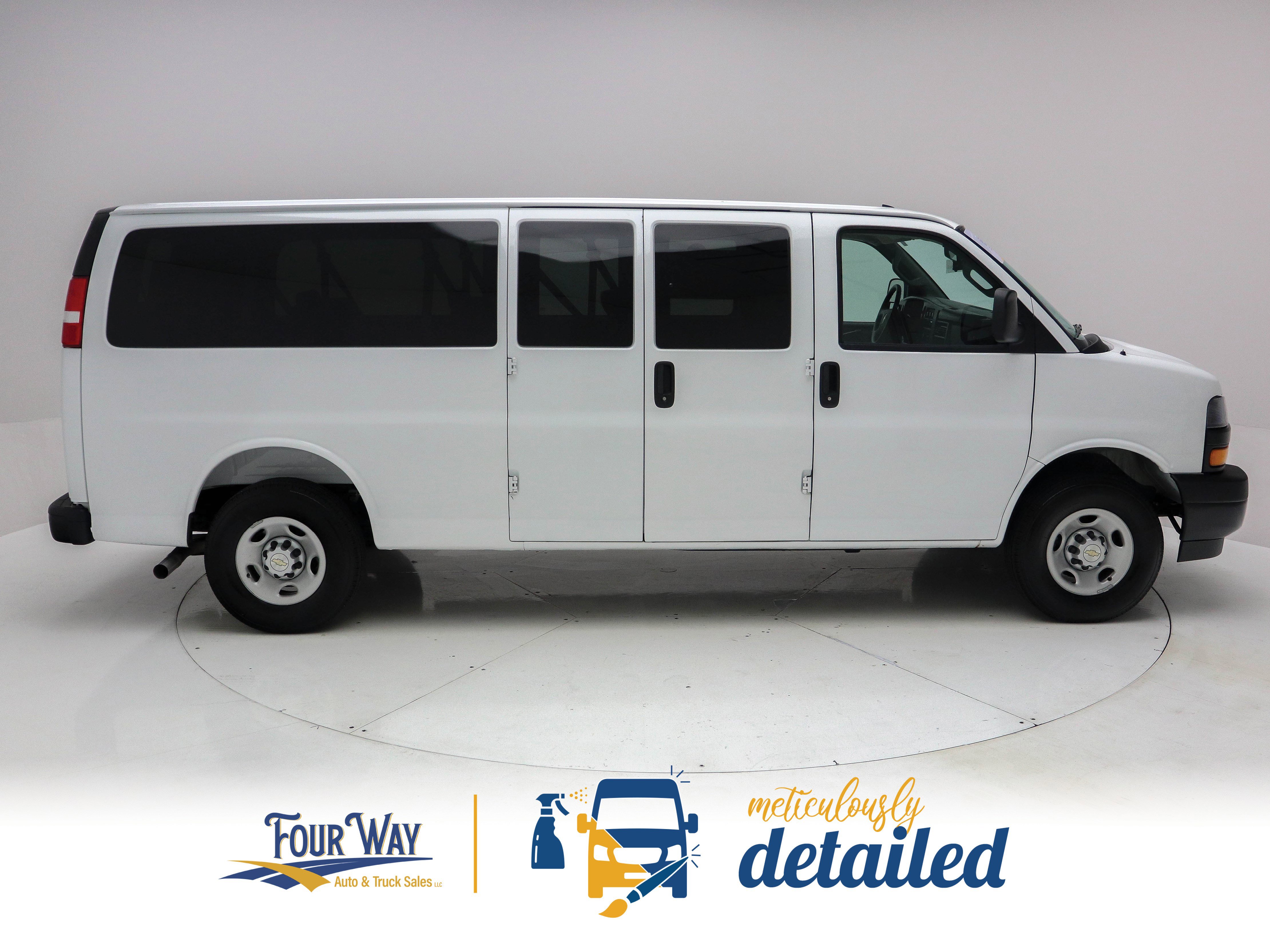 Used 2025 Chevrolet Express 3500 LS RWD image 2