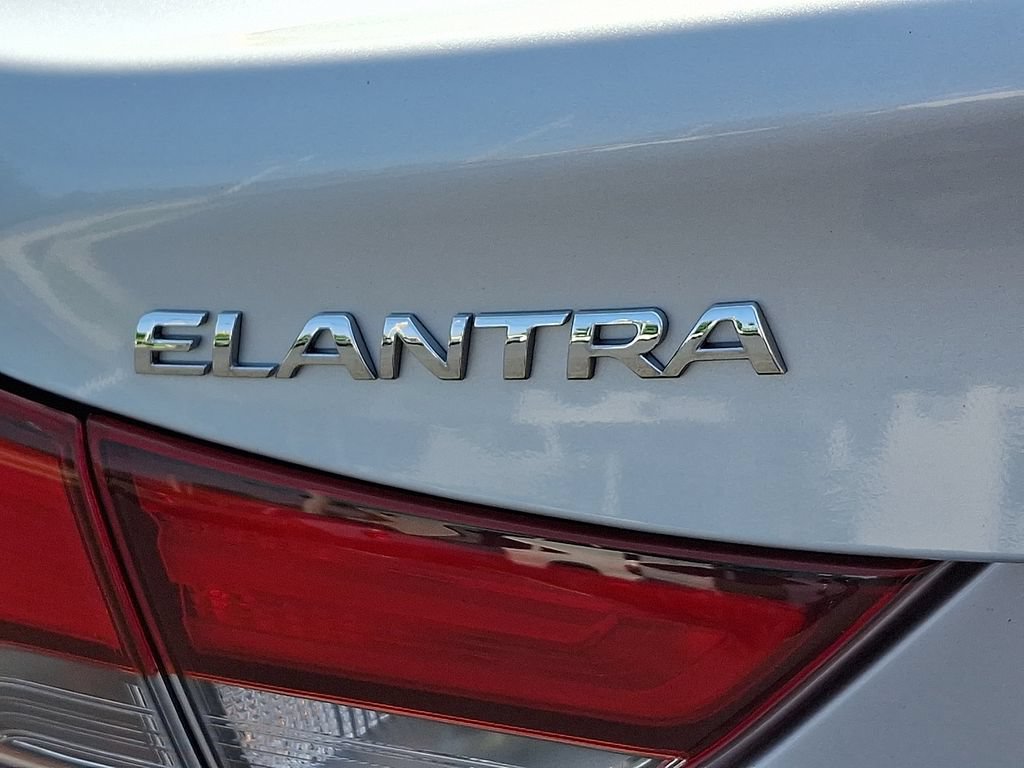 Used 2016 Hyundai Elantra Value Edition FWD image 31