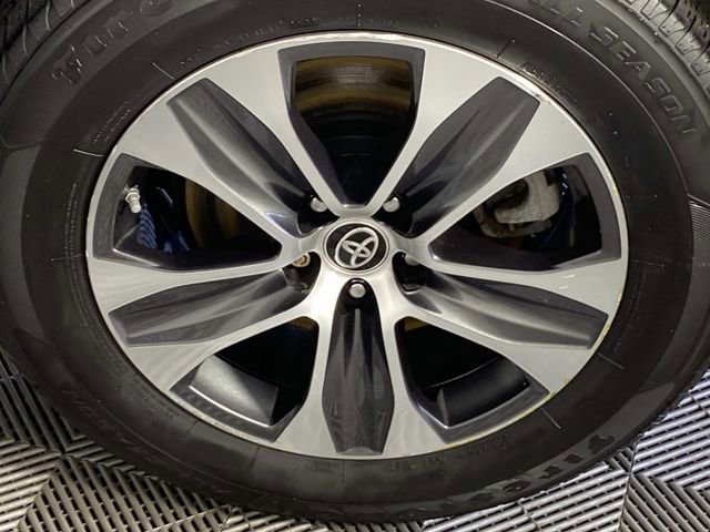 Used 2021 Toyota Highlander XLE image 31