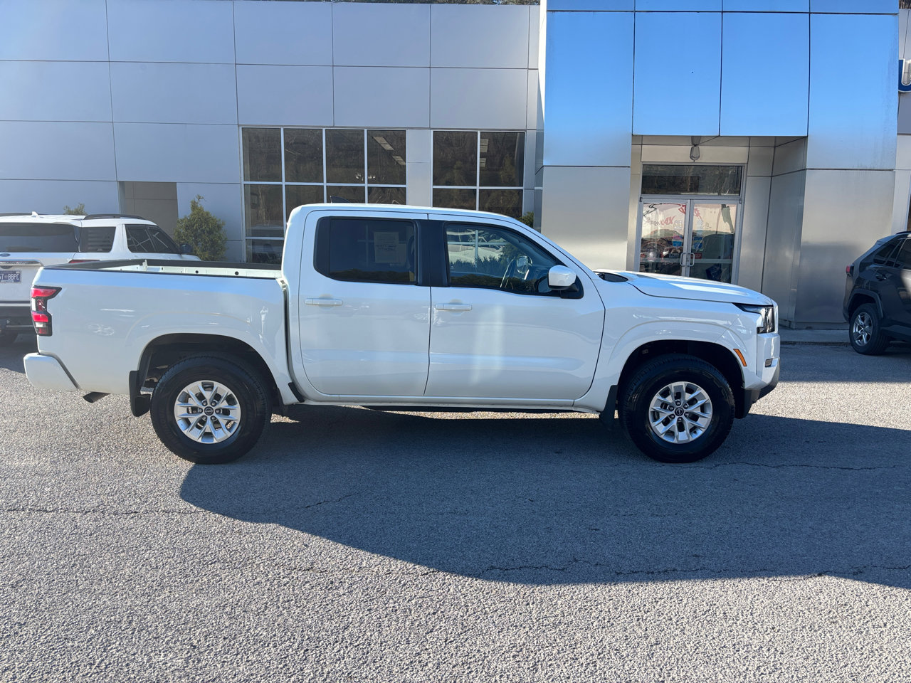 Used 2024 Nissan Frontier SV image 6