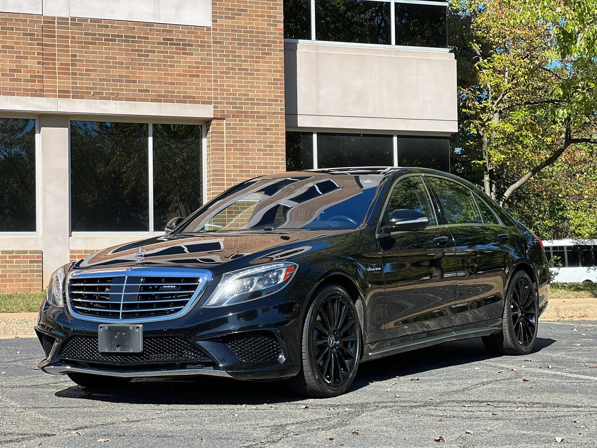 Used 2015 Mercedes-Benz S 63 AMG 4MATIC Sedan image 1