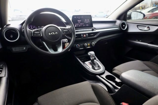 Used 2023 Kia Forte LXS FWD image 9