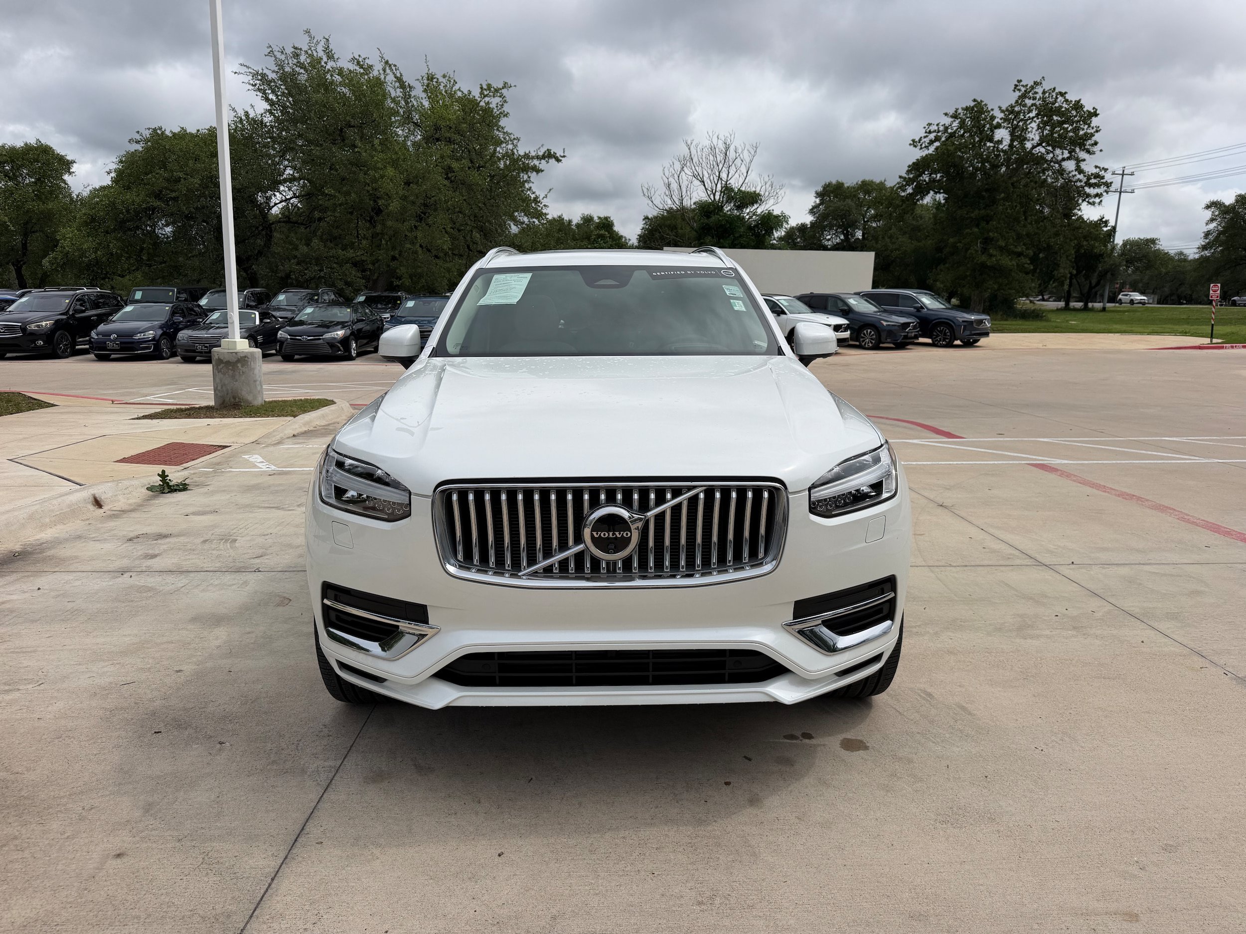 Certified 2025 Volvo XC90 T8 Ultra w/ Protection Package Premier AWD/4WD image 8