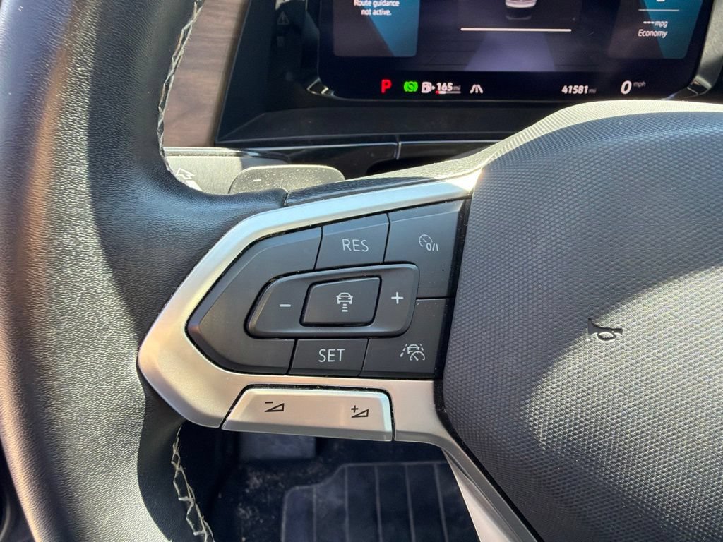 Used 2025 Volkswagen Atlas SE FWD image 16