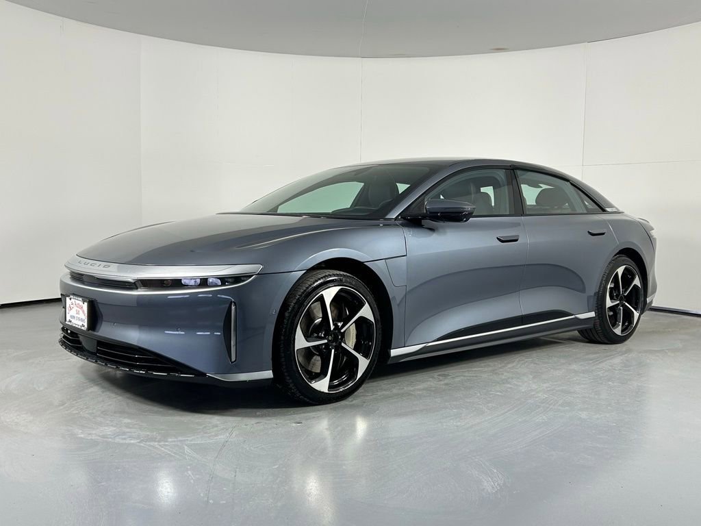 Used 2024 Lucid Air Touring image 3