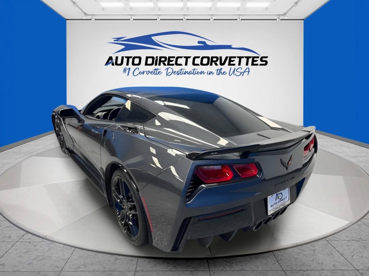Used 2018 Chevrolet Corvette Stingray Coupe w/ Carbon Flash Badge Package RWD image 35