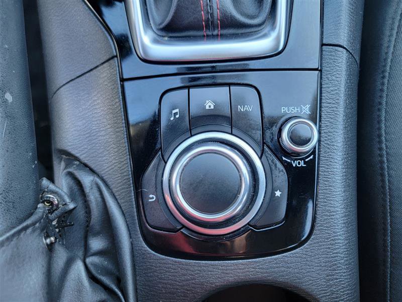 Used 2014 MAZDA MAZDA3 i Touring w/ Technology Package image 38