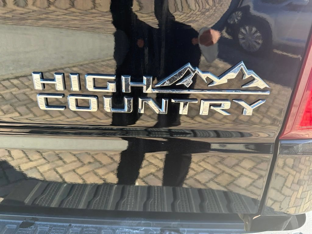Used 2024 Chevrolet Silverado 1500 High Country w/ High Country Premium Package AWD/4WD image 4