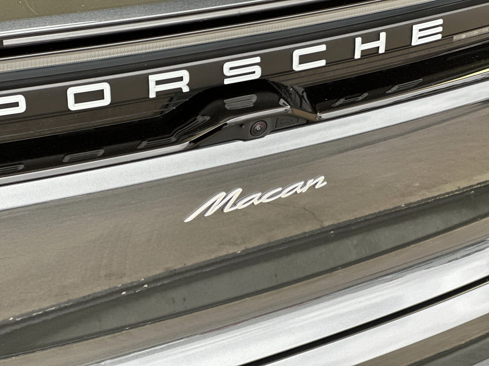 New 2026 Porsche Macan Electric RWD image 35