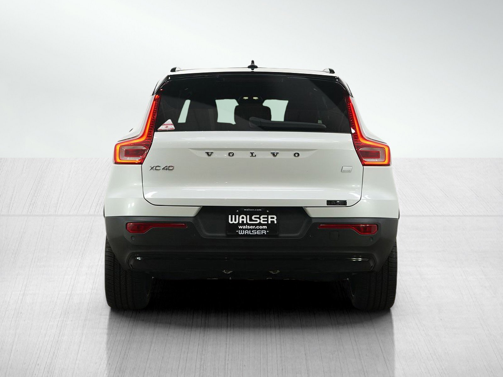 Used 2021 Volvo XC40 P8 Recharge w/ Advanced Package image 5