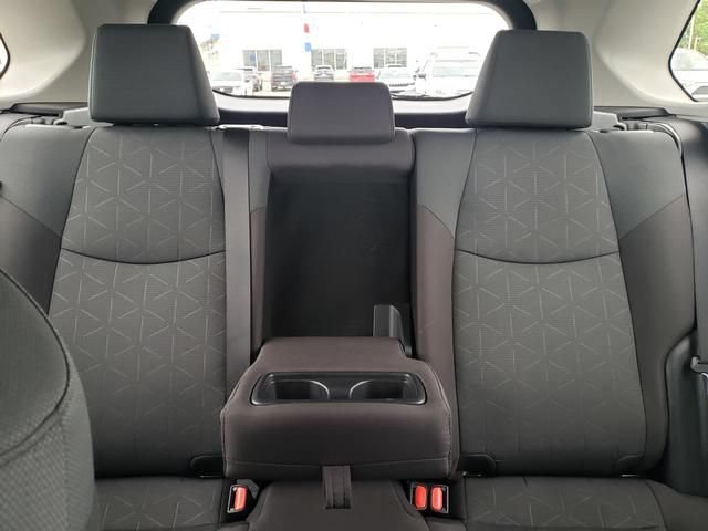 Used 2025 Toyota RAV4 XLE AWD/4WD image 14