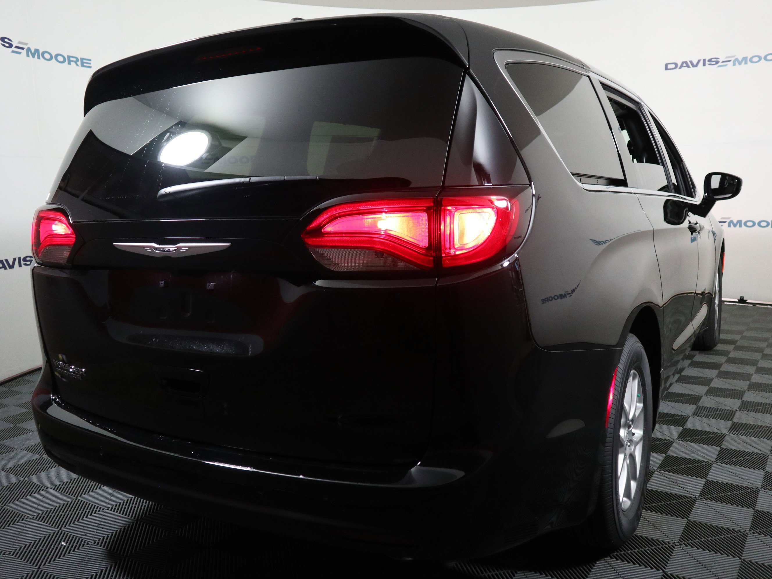 New 2026 Chrysler Voyager LX FWD image 5