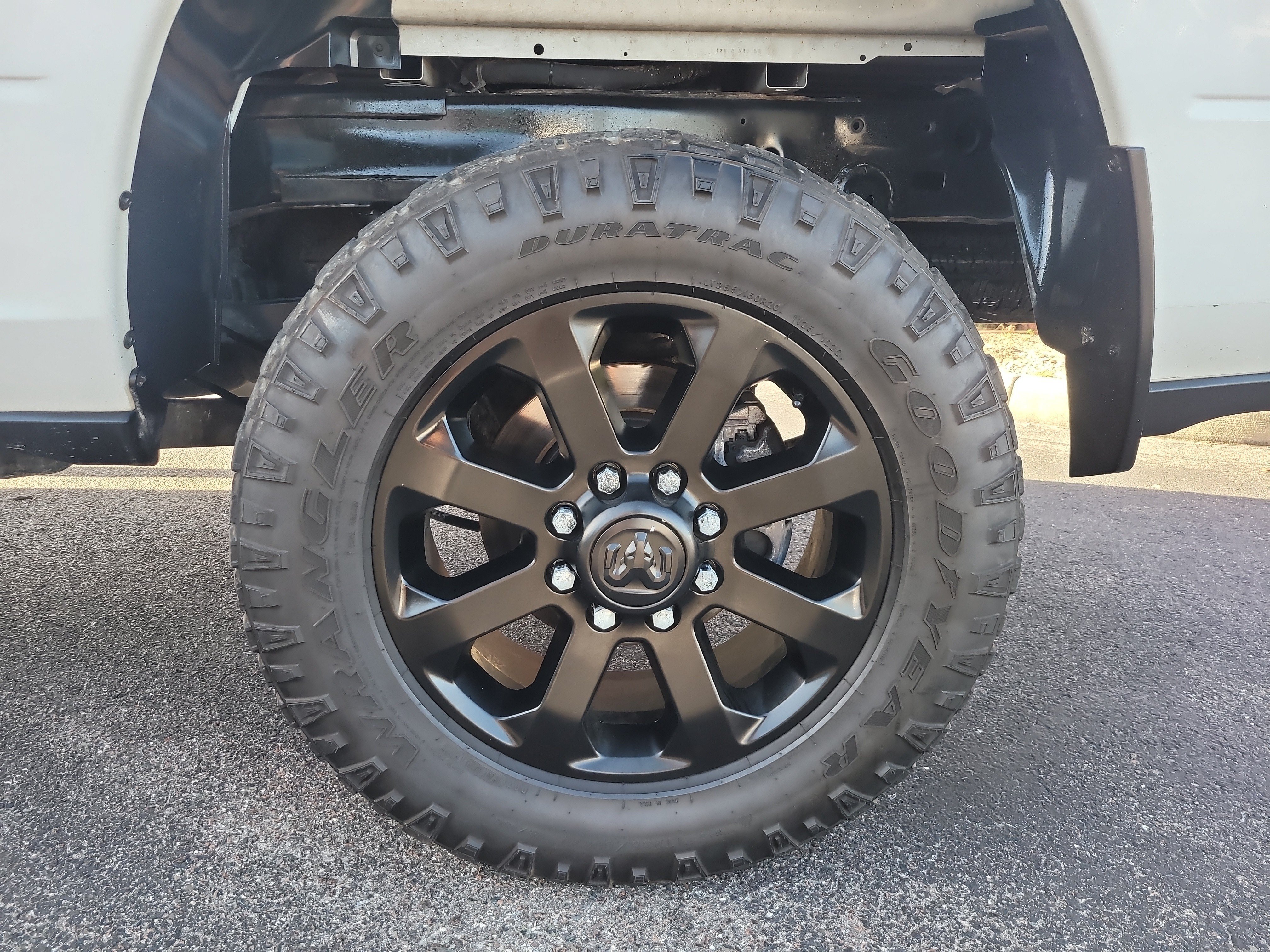 Used 2024 RAM 2500 Big Horn w/ Night Edition AWD/4WD image 9