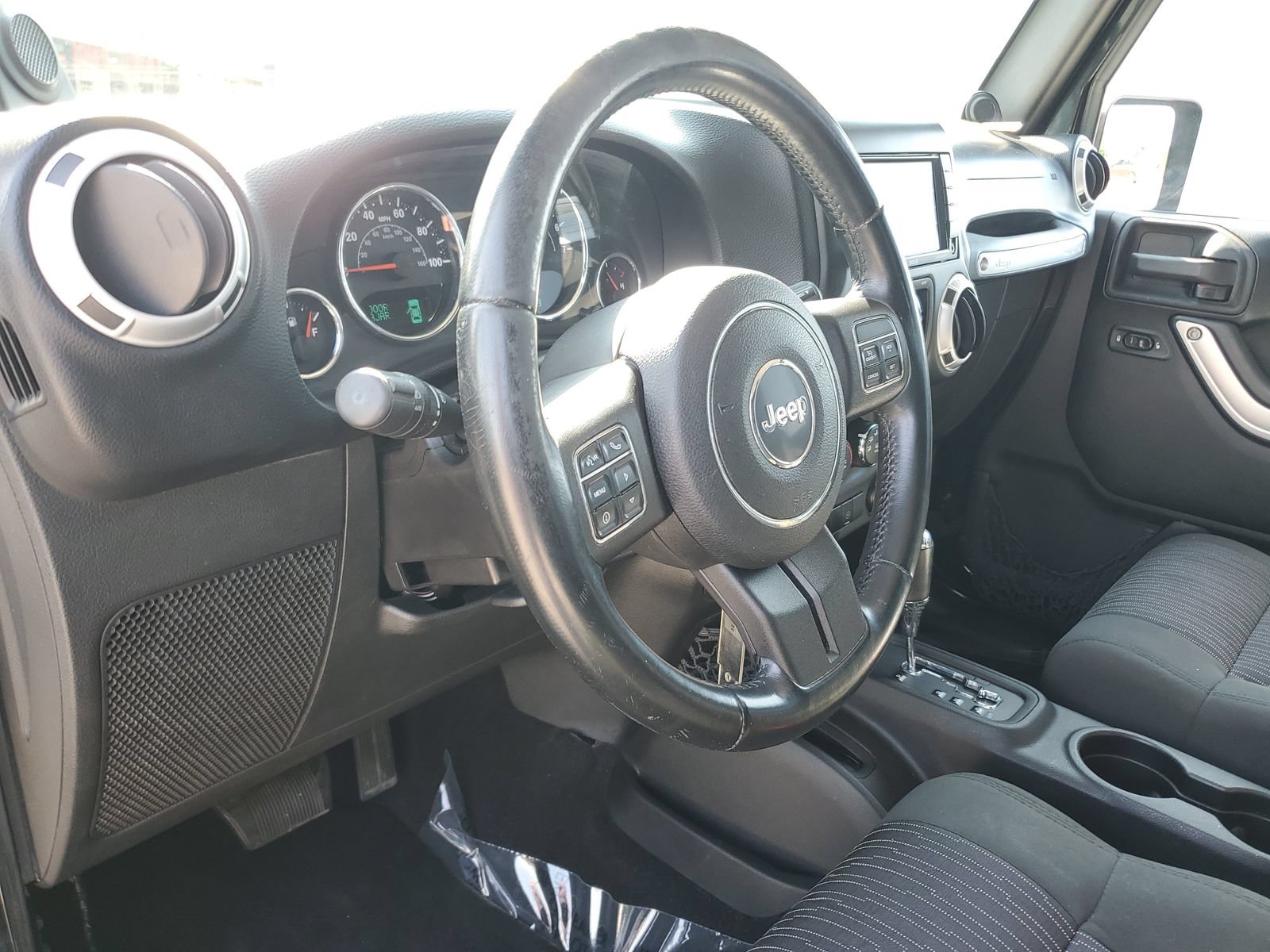 Used 2012 Jeep Wrangler Unlimited Sahara w/ Dual Top Group AWD/4WD image 17