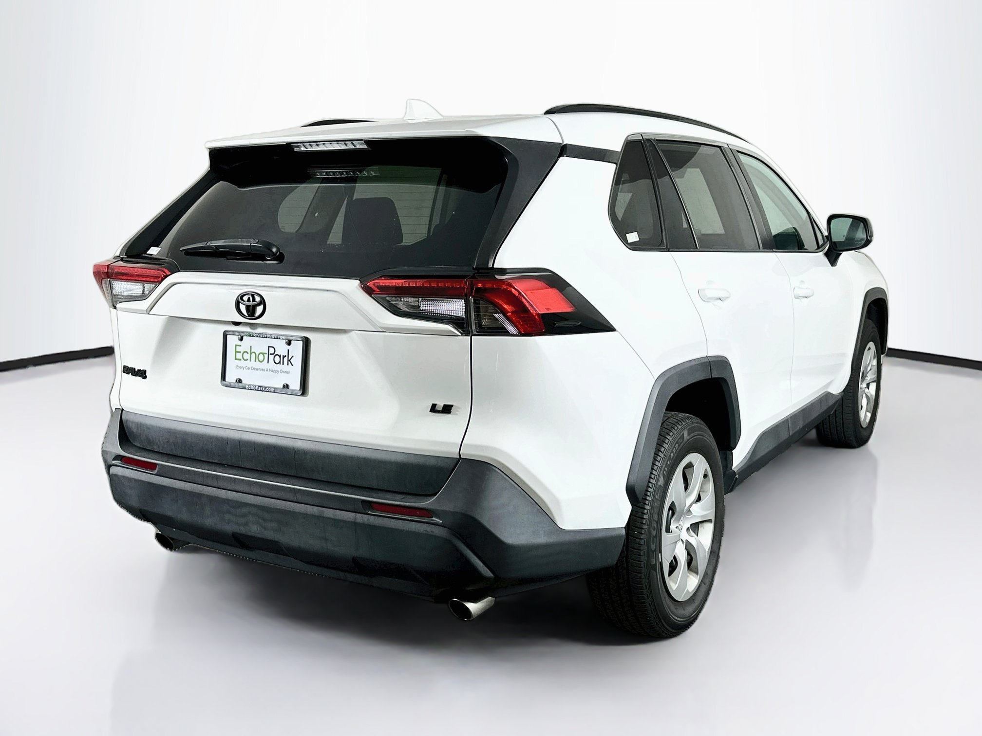 Used 2021 Toyota RAV4 LE FWD image 9